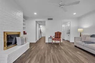 10355 Longmont Dr, Houston, TX 77042 - Photo 13