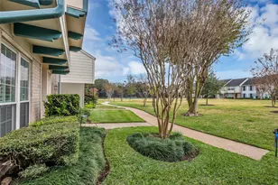 10355 Longmont Dr, Houston, TX 77042 - Photo 41