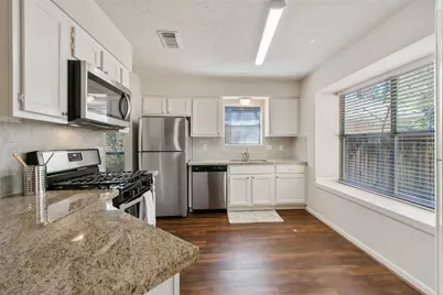 75 Fallshire Drive, The Woodlands, TX 77381 - Photo 7