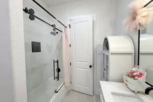 431 Wellshire Dr, West Columbia, TX 77486 - Photo 15