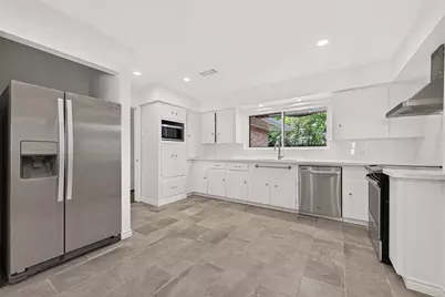 4617 Waycross Drive, Houston, TX 77035 - Photo 17