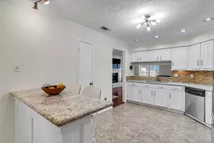 7311 Barton Oaks Dr, Houston, TX 77095 - Photo 15