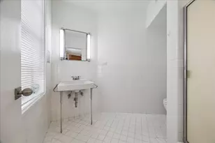 210 Pine Hollow Ln, Houston, TX 77056 - Photo 27