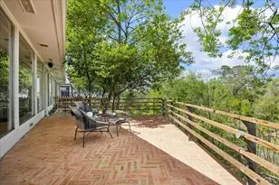 210 Pine Hollow Ln, Houston, TX 77056 - Photo 5