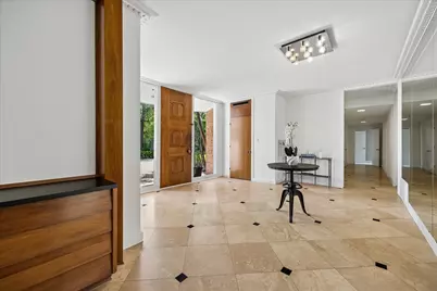 210 Pine Hollow Lane, Houston, TX 77056 - Photo 7