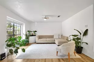 2401 Sycamore Ave, Huntsville, TX 77340 - Photo 7