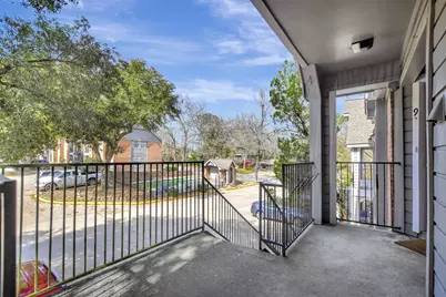 2401 Sycamore Avenue #D9, Huntsville, TX 77340 - Photo 3