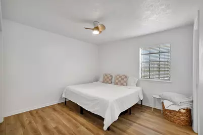 2401 Sycamore Avenue #D9, Huntsville, TX 77340 - Photo 17