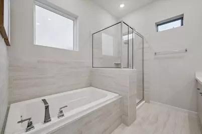 606 Thornton Road #D, Houston, TX 77018 - Photo 9