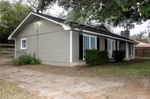 1013 Austin St, Jacksonville, TX 75766 - Photo 37