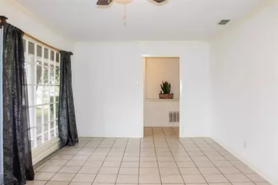 1013 Austin St, Jacksonville, TX 75766 - Photo 9