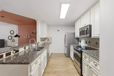 1923 Bailey Street, Houston, TX 77006 - Photo 9