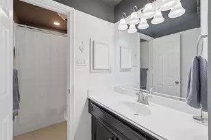 1923 Bailey St, Houston, TX 77006 - Photo 15