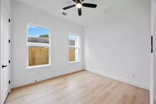 7819 Bowen St, Houston, TX 77051 - Photo 13