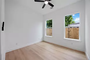 7819 Bowen St, Houston, TX 77051 - Photo 17