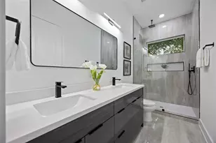 7819 Bowen St, Houston, TX 77051 - Photo 23