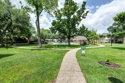 7625 Olympia Drive, Houston, TX 77063 - Photo 35