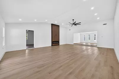 1407 Neptune Lane, Houston, TX 77062 - Photo 9