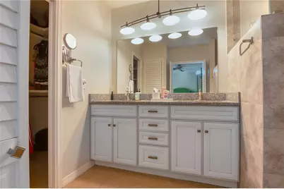 1802 Stoney Brook Drive #104, Houston, TX 77063 - Photo 17