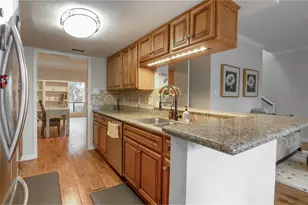 1802 Stoney Brook Dr, Houston, TX 77063 - Photo 11