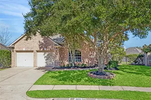 1810 Rippling Water Ct, Sugar Land, TX 77479 - Photo 3