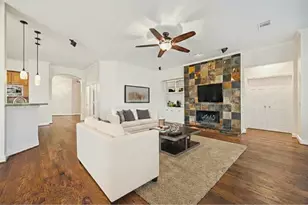 1810 Rippling Water Ct, Sugar Land, TX 77479 - Photo 7