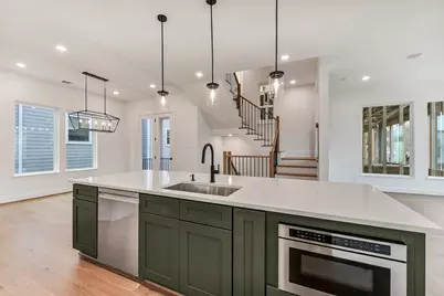 806 Fisher Street #F, Houston, TX 77018 - Photo 5