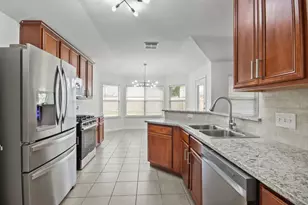 9410 Lakeway View Ln, Humble, TX 77396 - Photo 13