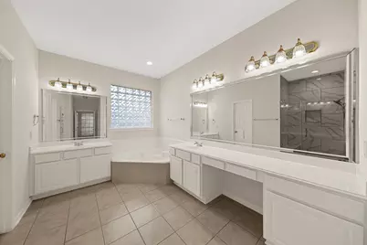 9901 Kemp Forest Drive, Houston, TX 77080 - Photo 21