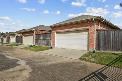 9901 Kemp Forest Drive, Houston, TX 77080 - Photo 27