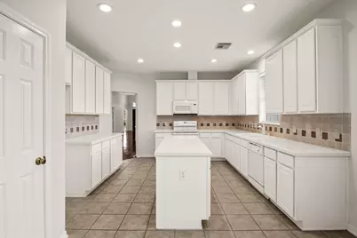 9901 Kemp Forest Drive, Houston, TX 77080 - Photo 11