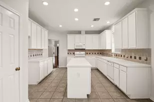 9901 Kemp Forest Dr, Houston, TX 77080 - Photo 11