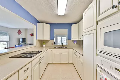 8111 Broadway Street #5, Galveston, TX 77554 - Photo 17