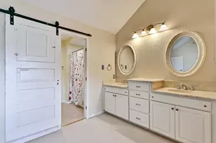 8111 Broadway St, Galveston, TX 77554 - Photo 41