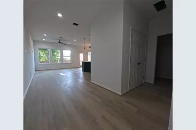 9427 Coffee Street, Houston, TX 77033 - Photo 3