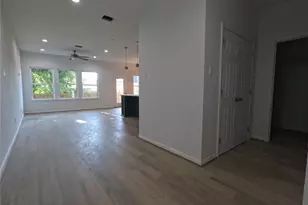 9427 Coffee St, Houston, TX 77033 - Photo 3