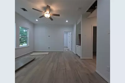 9427 Coffee Street, Houston, TX 77033 - Photo 9
