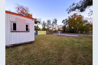 5123 E Crosstimbers Street, Houston, TX 77016 - Photo 15