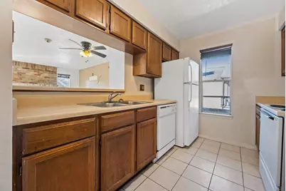 10555 Turtlewood Court #1201, Houston, TX 77072 - Photo 5