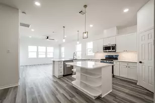 10411 Woodhill Spa Ln, Cleveland, TX 77327 - Photo 3