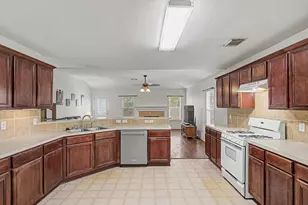 19510 Tahoka Springs Dr, Katy, TX 77449 - Photo 9