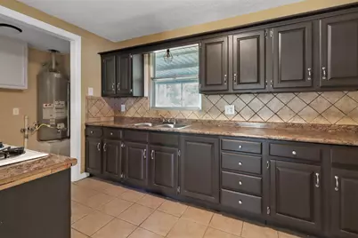 1008 Largo Street, Baytown, TX 77520 - Photo 5