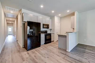 409 E Avenue G, Conroe, TX 77301 - Photo 7