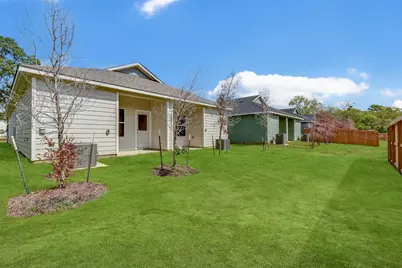 409 E Avenue G, Conroe, TX 77301 - Photo 21