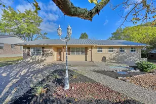 1006 Top Hill Dr, Brenham, TX 77833 - Photo 5