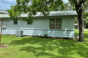 297 6th Street E, Markham, TX 77456 - Photo 3