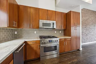 1320 Welch St, Houston, TX 77006 - Photo 9