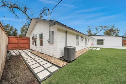 9261 Autauga Street, Houston, TX 77080 - Photo 35