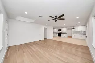 9261 Autauga St, Houston, TX 77080 - Photo 5