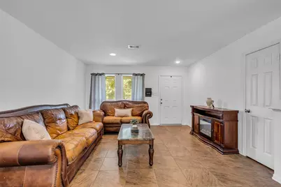 16718 Warbler Drive, Conroe, TX 77385 - Photo 7